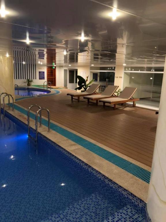 สระว่ายน้ำ