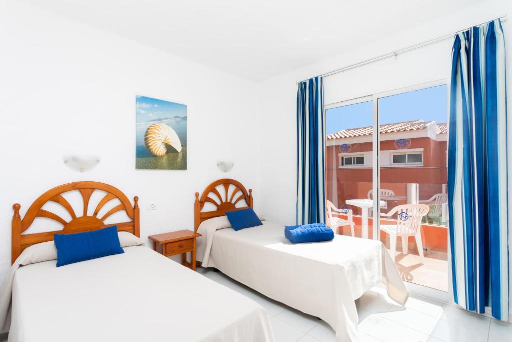 Globales Costa Tropical — Hotel rooms in Costa de Antigua, Canary Islands