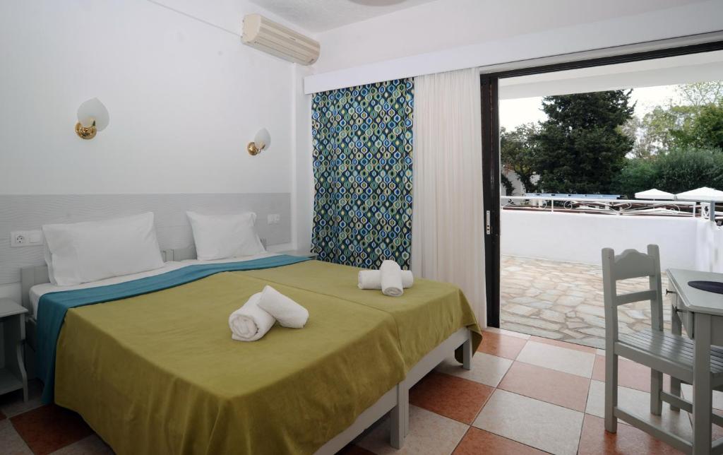 Katia Beach Hotel — Hotel rooms in Kassopei, Ionian Islands