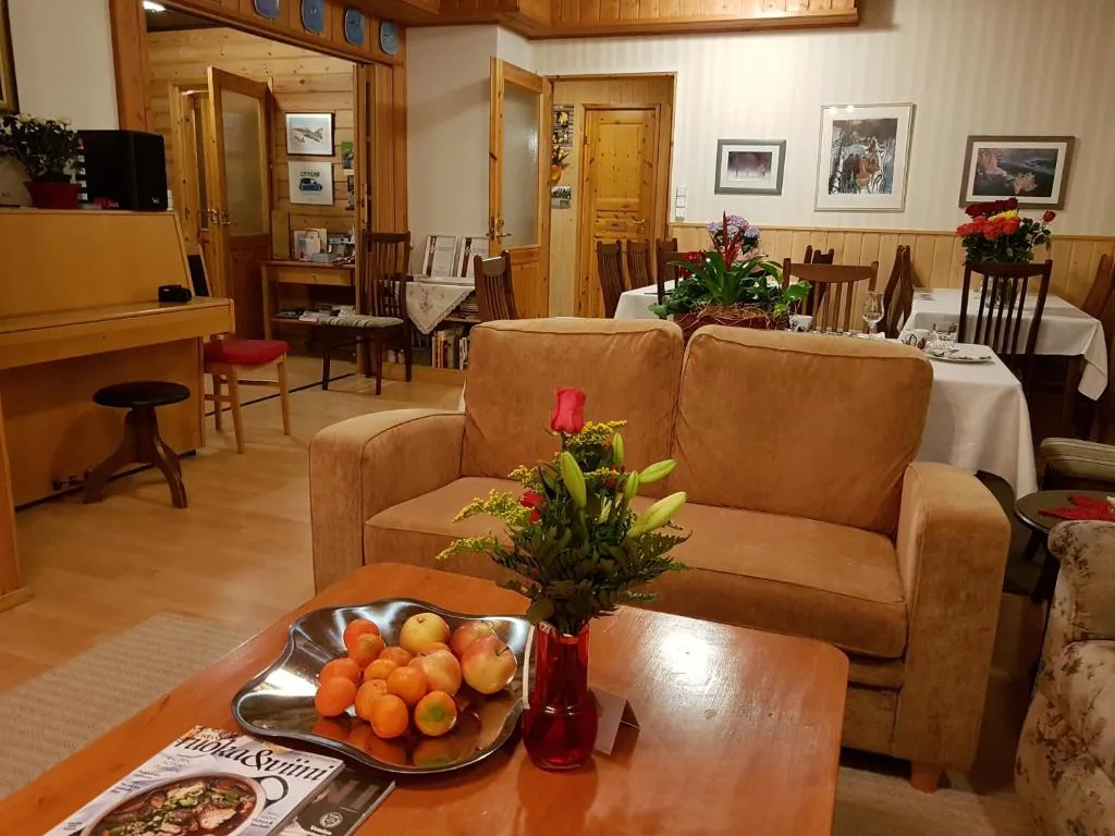 Hotelli Möhkön Rajakartano - Ilomantsi, hotel in Petkeljärvi