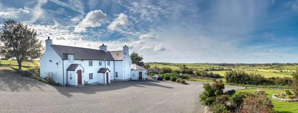 Lastra Farm Hotel, hotel in Amlwch