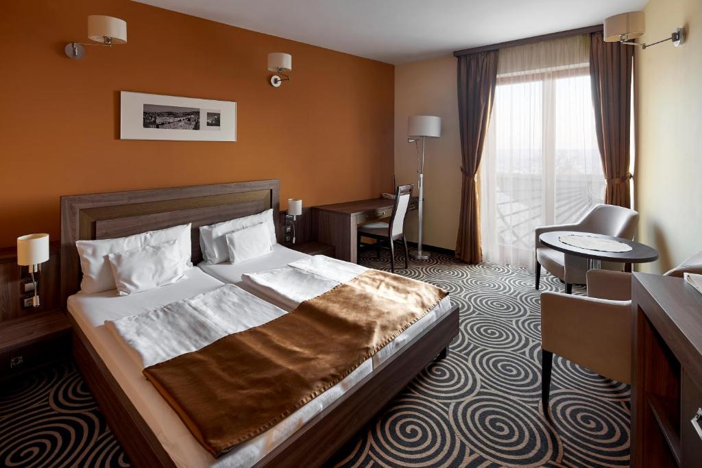 Sandor Hotel                                                                      