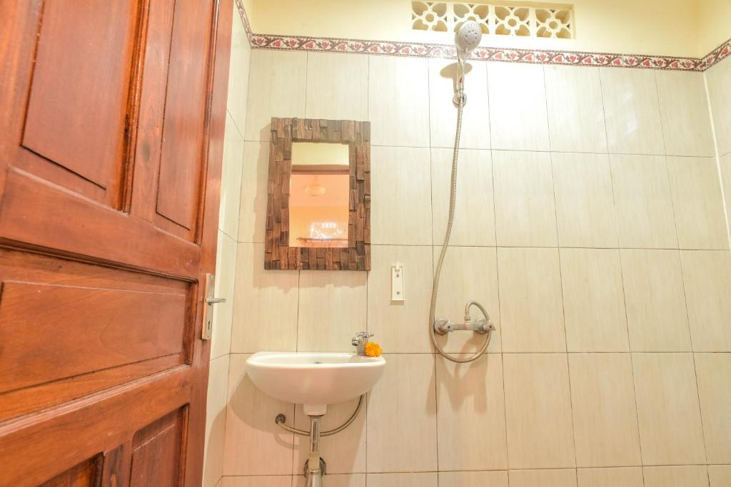 Kamar Suci House photo