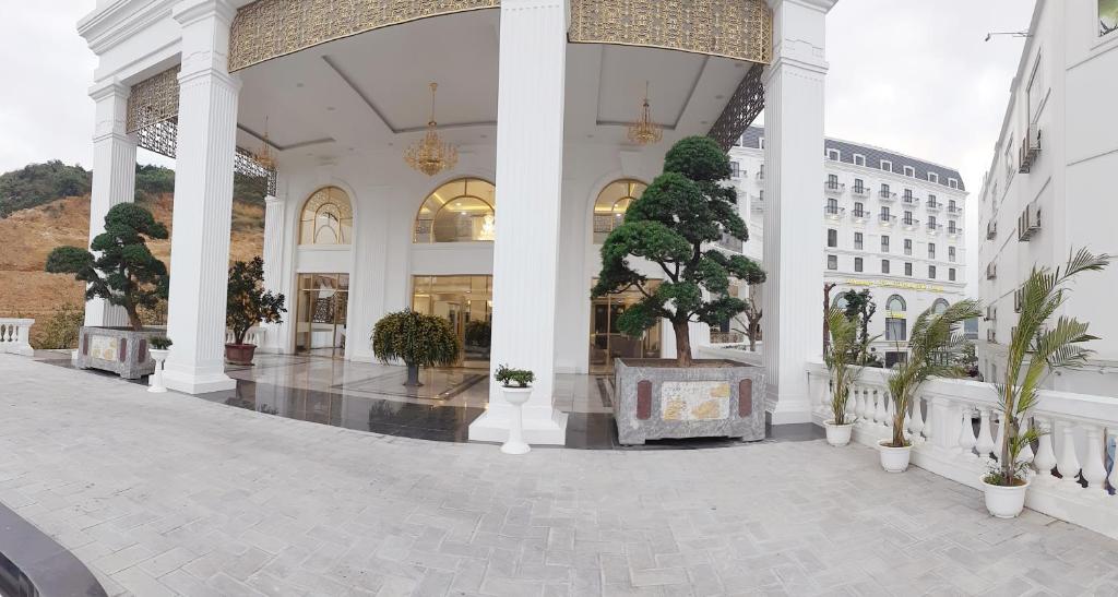 Exterior view, Duc Huy Grand Hotel and Spa in Lao Cai City