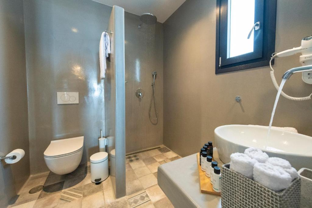 Aelia Suites photo