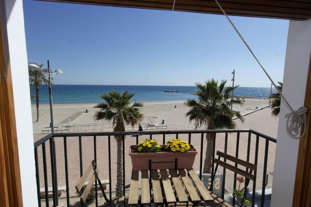 AR2B, coqueto apartamento en primera línea de playa - 3