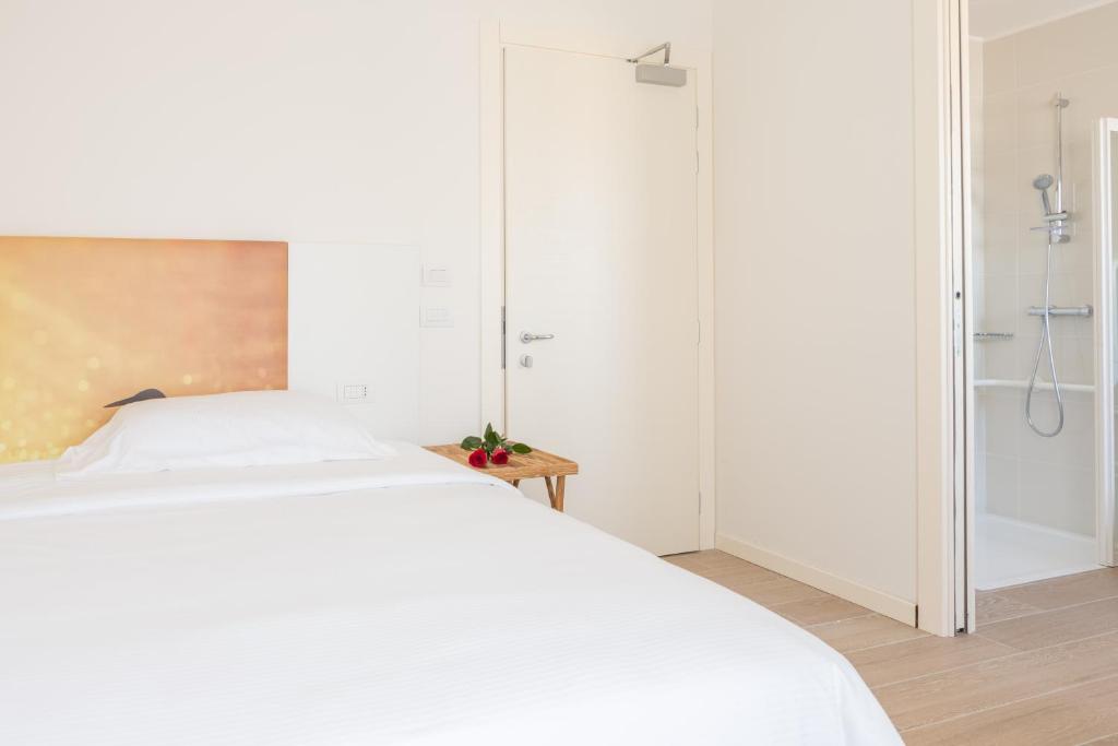 Hotel Mediterraneo photo