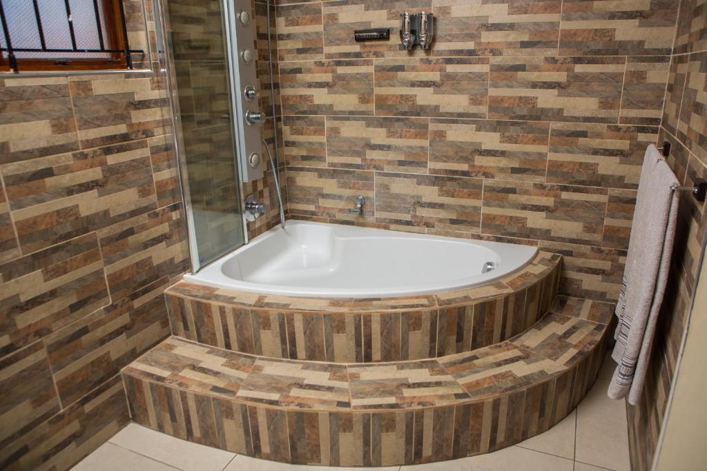 DYNA GUEST HOUSE — Hotel in Durban