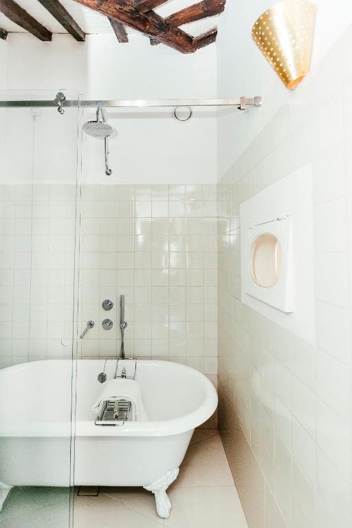 ローザ エ タウ タウンハウス (ROSA ET AL Townhouse) シャワー