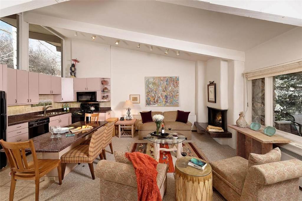 Standard 2 Bedroom - Aspen Alps #308 Main image 2