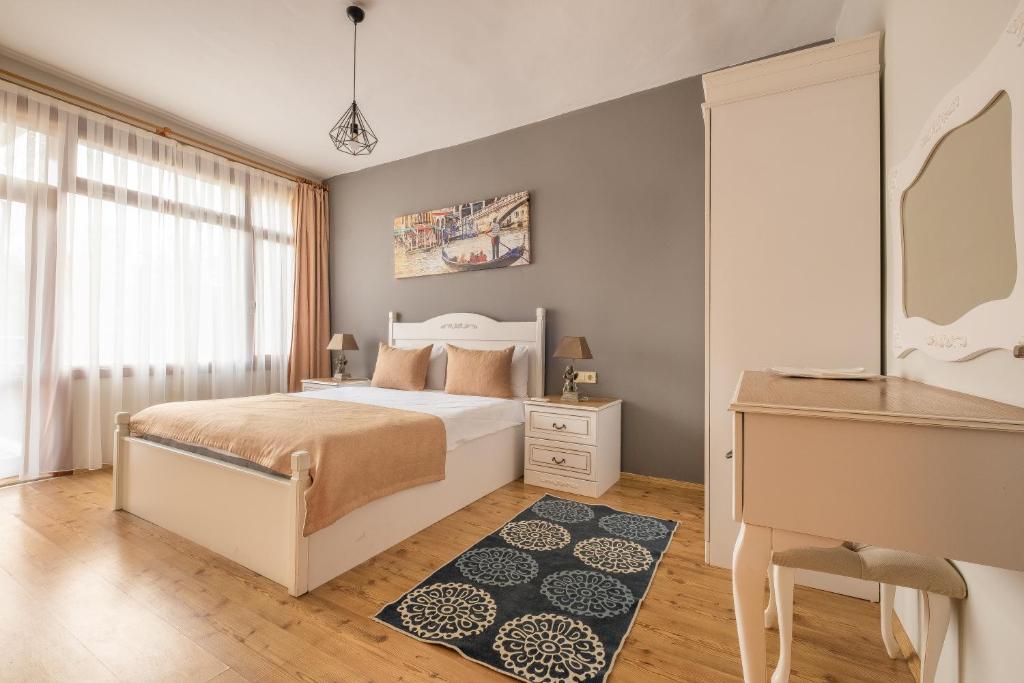 Old Town Deluxe Flats, Antalya