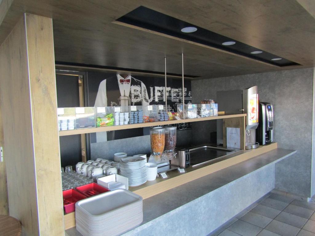 Food and beverages, Ibis Budget Chilly Mazarin Les Champarts in Paris