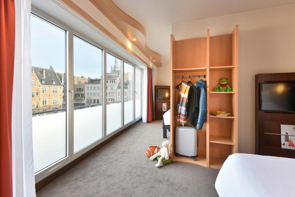 ibis Kortrijk Centrum Photo 6