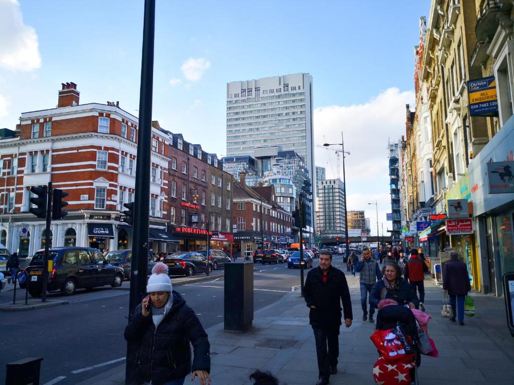 Lovely Beautiful Apartment in Marble Arch photo