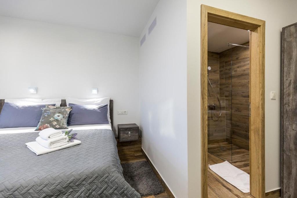 Apinelo Tower Rooms photo