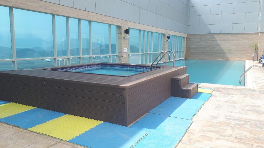 Swimming pool