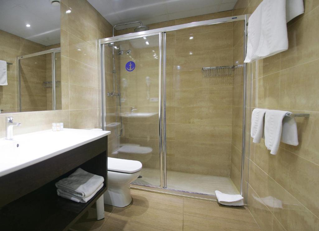 Hotel La Carolina — Hotel rooms in Lloret de Mar, Catalonia