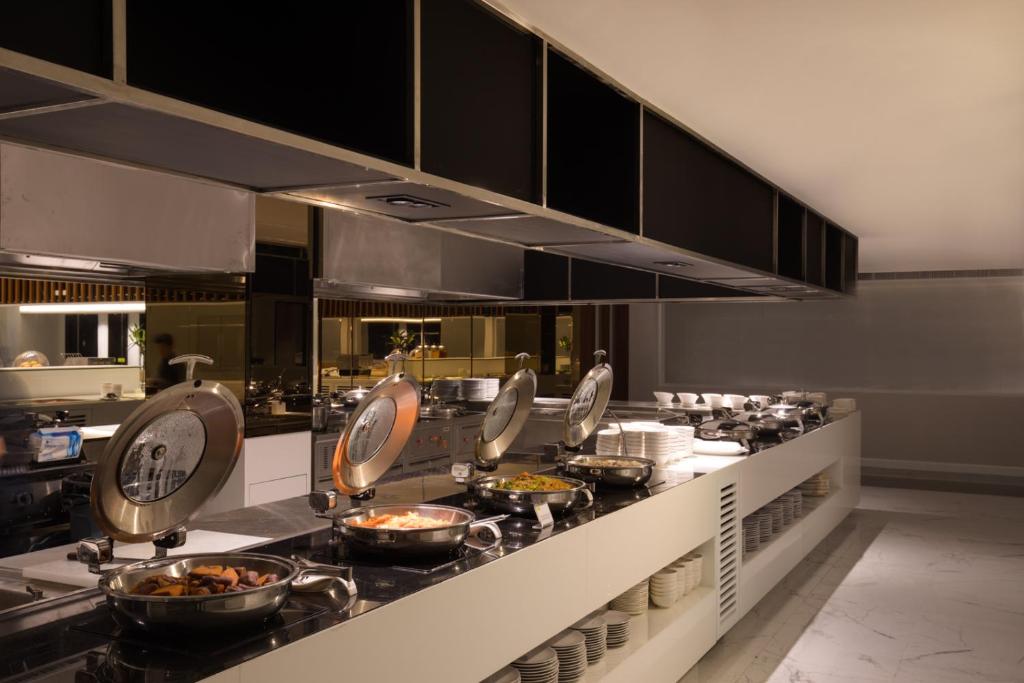 S Ram Leisure Hotel — Restaurant & bars in Bangkok, Bangkok