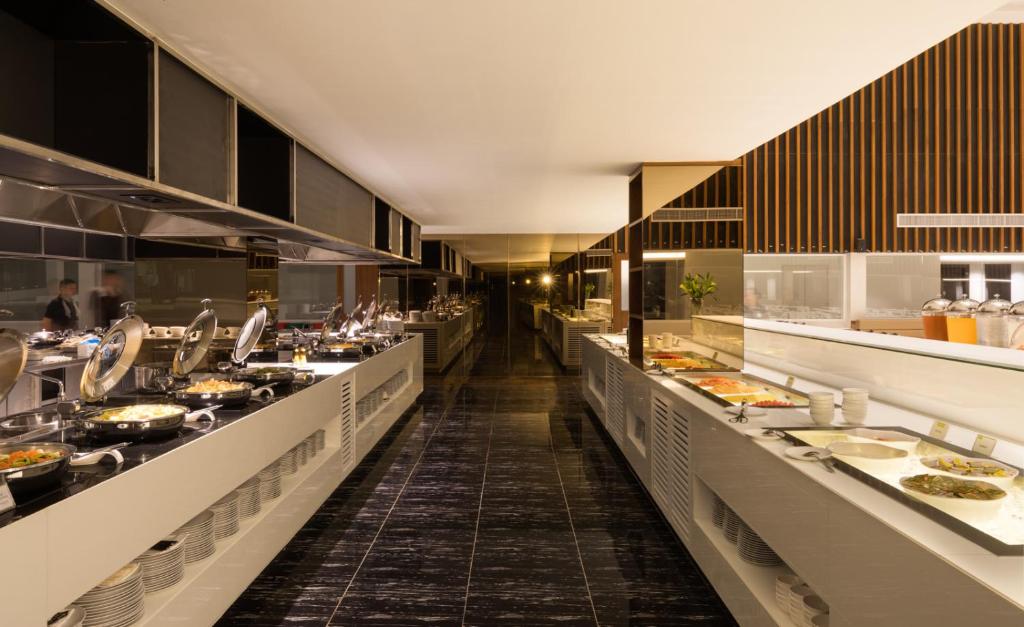 S Ram Leisure Hotel — Restaurant & bars in Bangkok, Bangkok