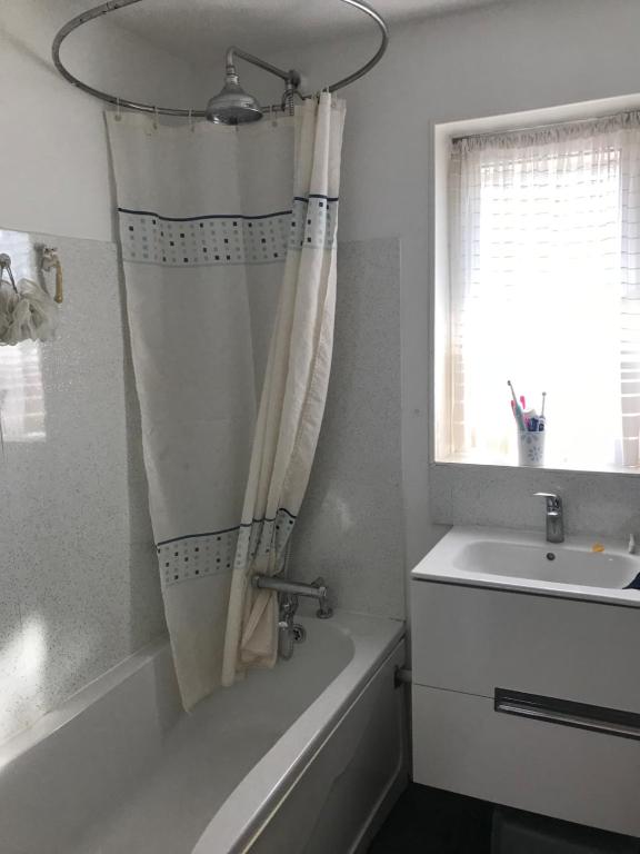 J8 m27 photo