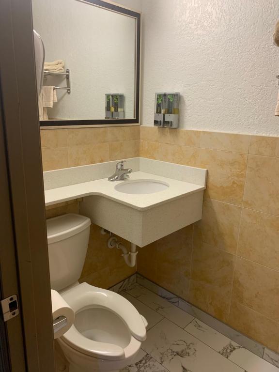 Budget Inn Lake Wales photo