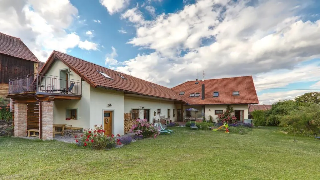 Zelený statek，位于Bzová的酒店