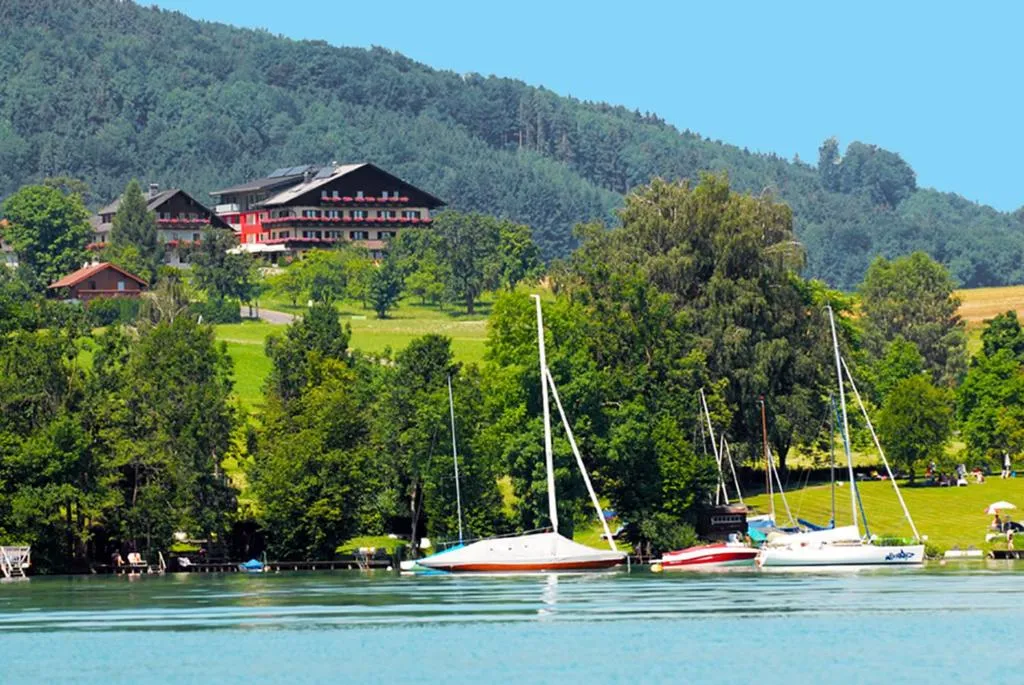 Hotel Haberl - Attersee，位于阿特湖的酒店
