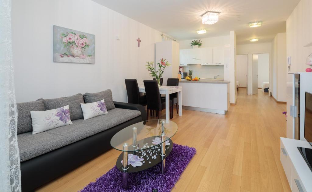 Ivan and Hrvoje Apartments — Hotel in Split