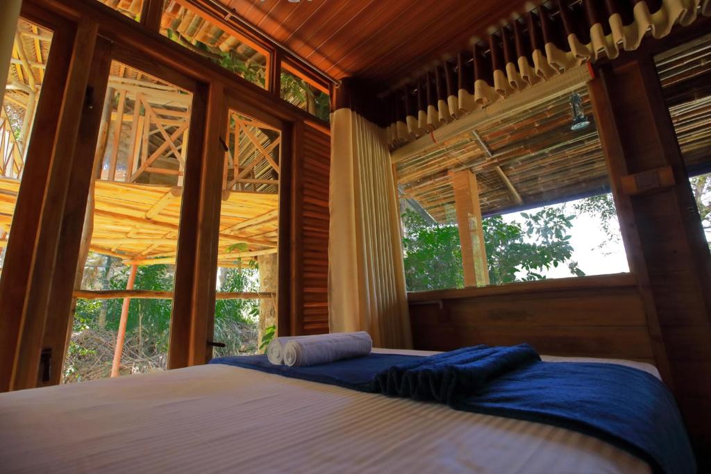 The Winsome & Tree House photo