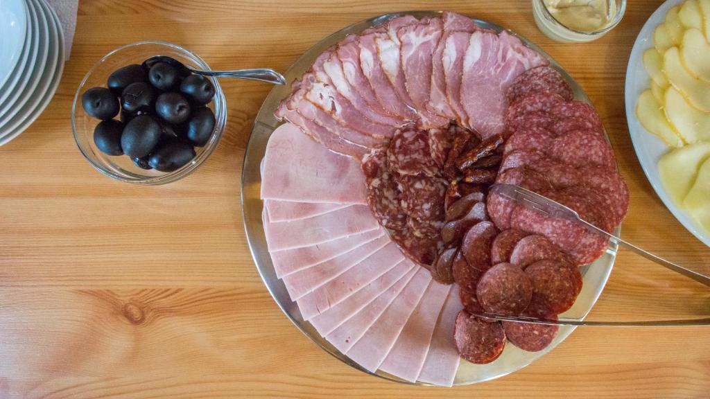 Comida y bebida