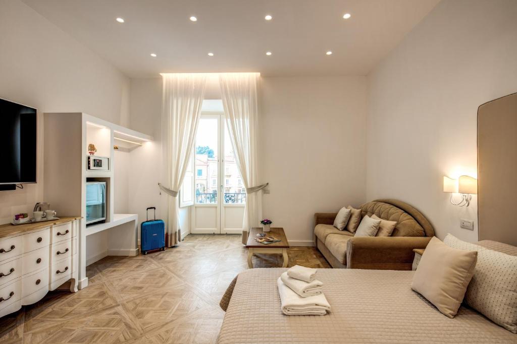 Sorrento Square Suites - 3