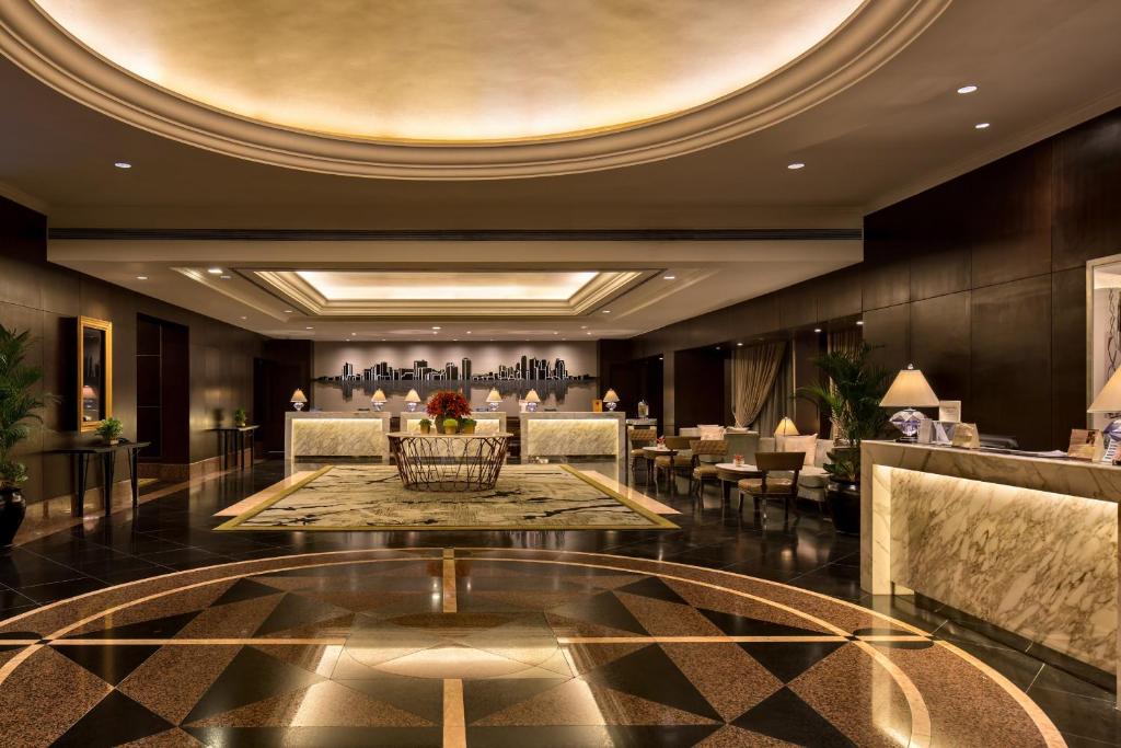 Lobby, Diamond Hotel in Manila