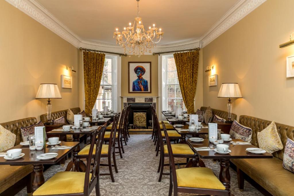 Restaurant, Staunton's on the Green in Dublin