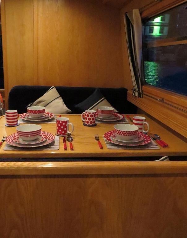 Houseboat Hotels photo