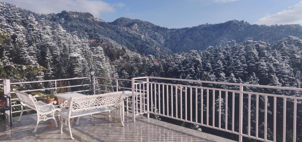 Balcony/terrace, Vatsalyam Home Stay in Shimla