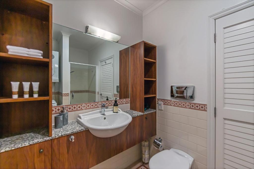 Princes Wharf 1BR Apartment - Home Away From Home photo