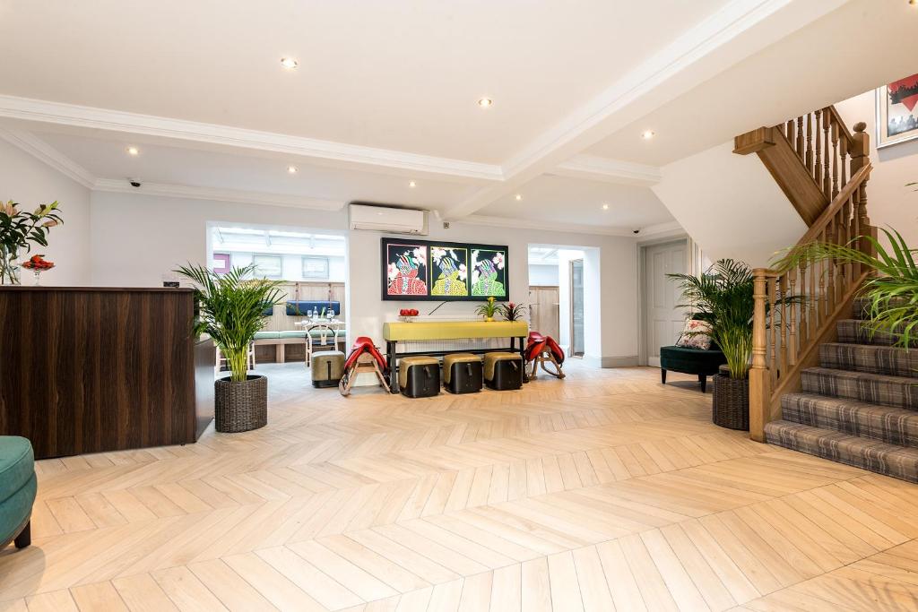 Burnside Hotel photo