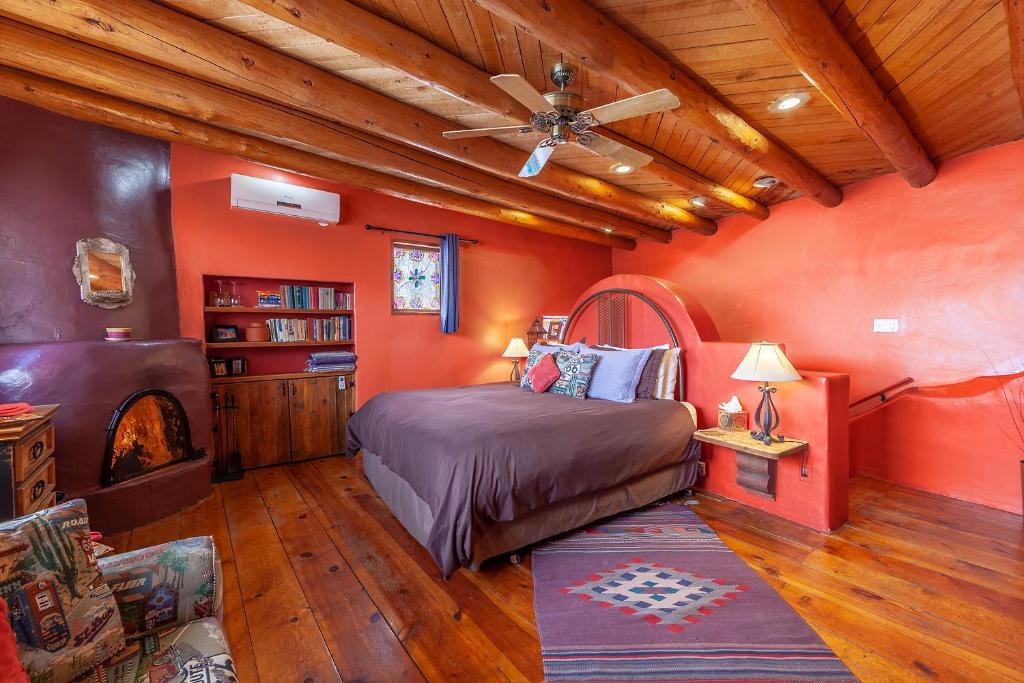 Adobe and Pines Inn Bed and Breakfast 전경