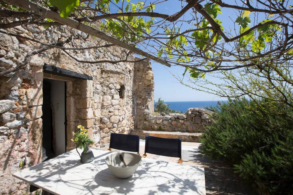 The house of George in Monemvasia Castle — Hotel in Monemvasia