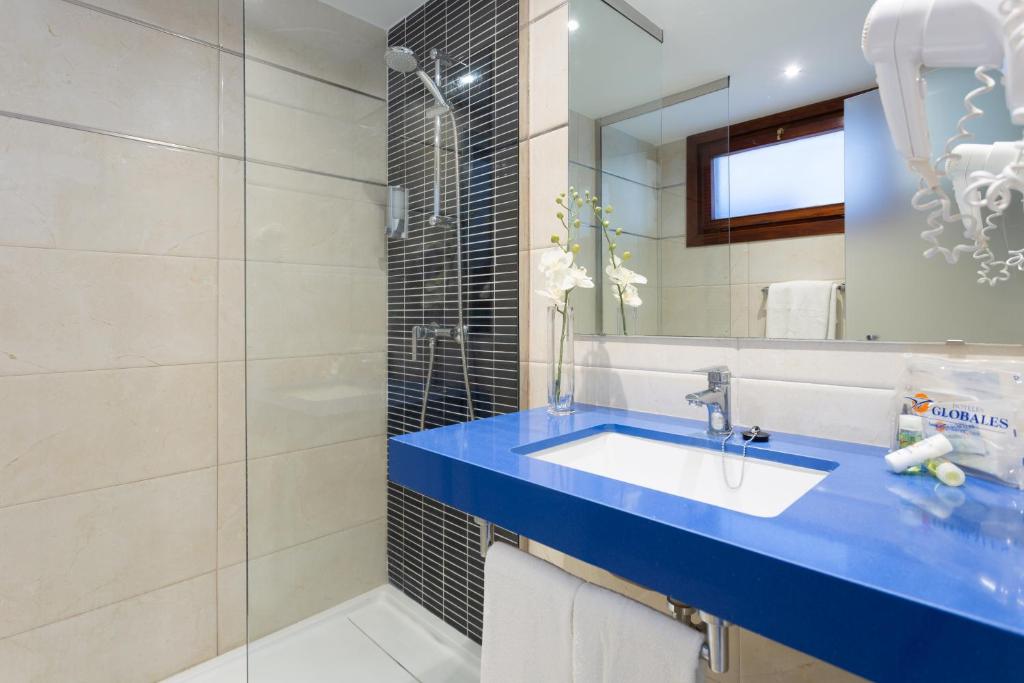 Globales Tamaimo Tropical — Hotel rooms in Puerto de Santiago, Canary Islands