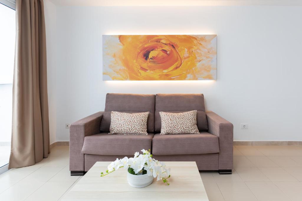 Globales Tamaimo Tropical — Hotel rooms in Puerto de Santiago, Canary Islands