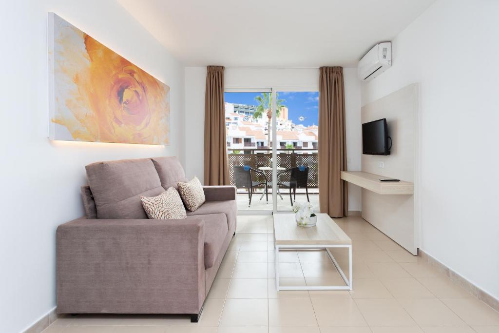 Globales Tamaimo Tropical — Hotel rooms in Puerto de Santiago, Canary Islands
