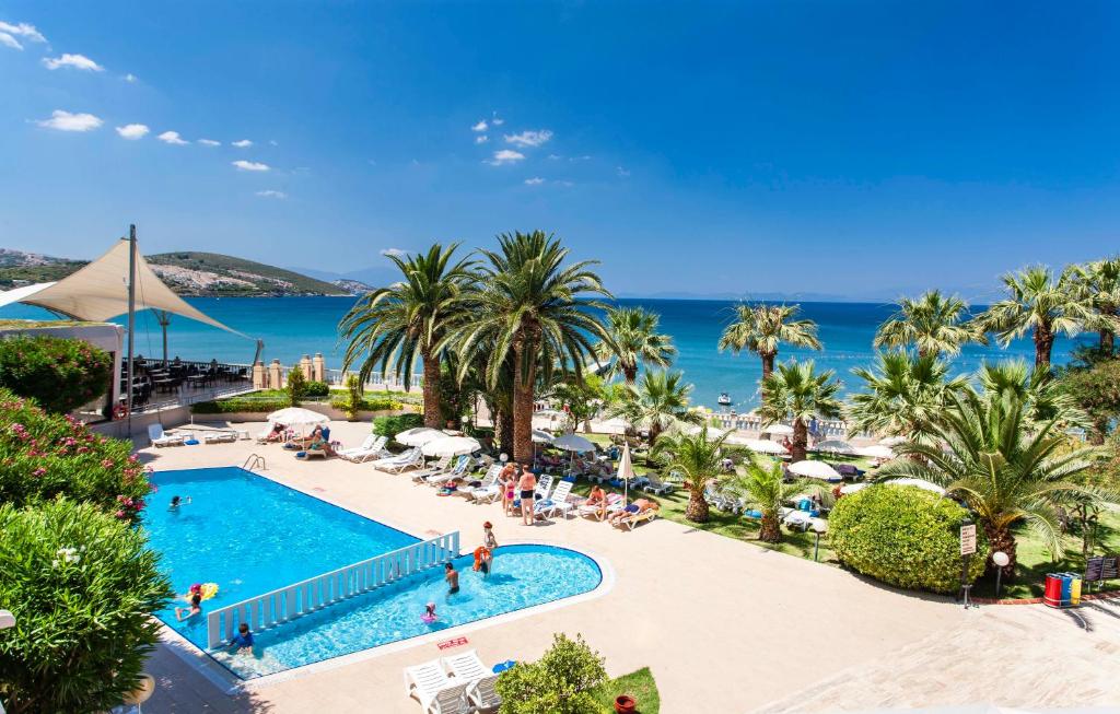 Tusan Beach Resort - All Inclusive — Swimming pool in Kuşadası, Aydin
