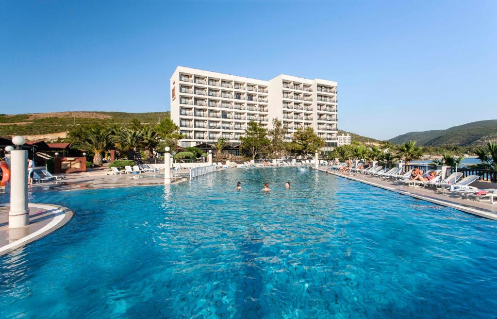 Tusan Beach Resort - All Inclusive — Swimming pool in Kuşadası, Aydin