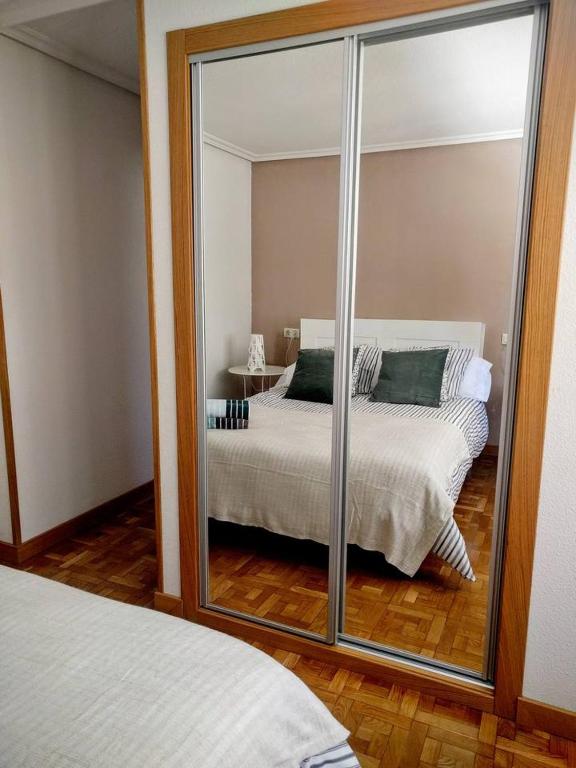 A pocos minutos del centro con PARKING GRATIS en el edificio Nº REGISTRO Vu-74 - 5