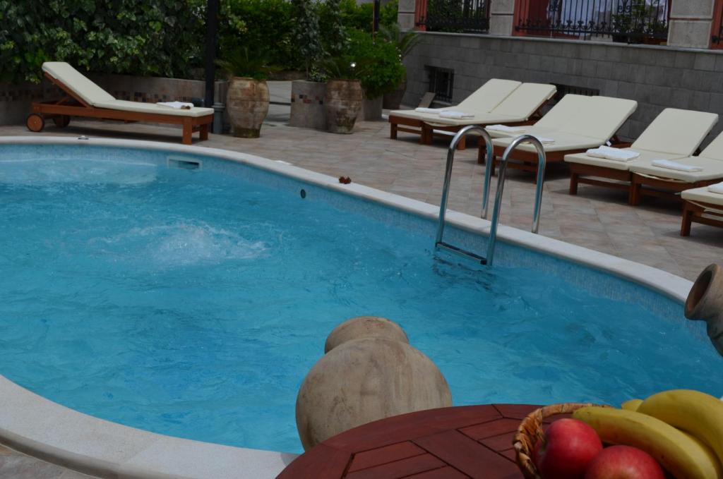 Apartments Bogdanovic — Hotel in Kotor