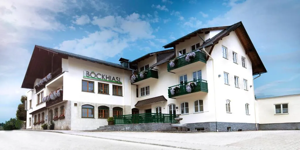 Hotel-Gasthof Beim Böckhiasl, hotel in Neukirchen an der Vöckla