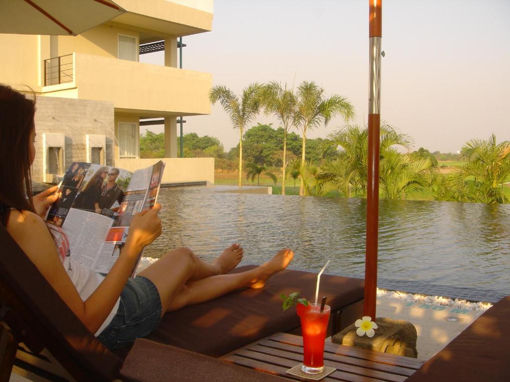 Uniland Golf & Resort