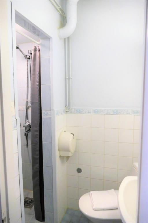 Twin Room with Private Bathroom, Linnanpiha Bed & Breakfast in Rauma
