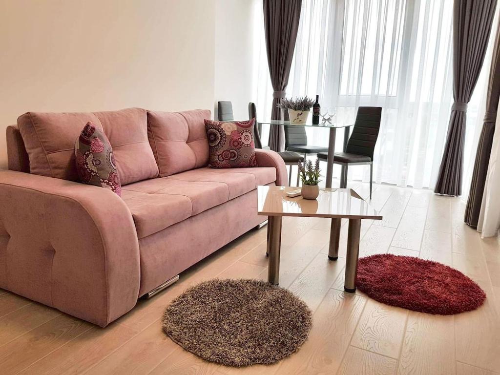 Brand new apartment in Rebreanu Towers Residence — Hotel in Timisoara